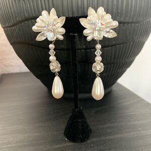 Vintage Suzanne Bjorntegard Flower Pearl Drop Clip On Earrings Bridal Wedding
